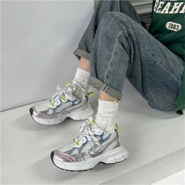 Casual schoenen stofhoogte toenemende damesgrootte 44 45 46 47 vulcanisatie teniz sneakers witte sportmodellen groothandel