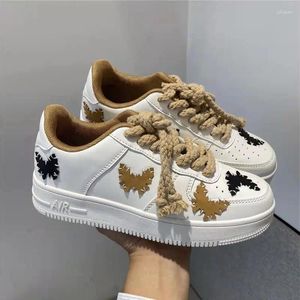 Casual schoenen Fashion Butterfly Patchwork Zapatillas Mujer 2024 Woman Spring Solid White Sneakers studenten Streetwear Vulcanised