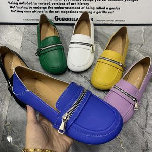 Chaussures décontractées Fashion Designer Femmes Plus taille femelle Mullers Mullers Antislip Muisseurs Patent Leather Slio le 2024