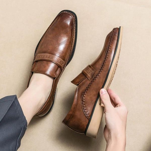 Zapatos casuales moda especialmente para hombres de negocios únicos cuero resbalado formal en vestido elegante oxfords de oxfords para mocasines
