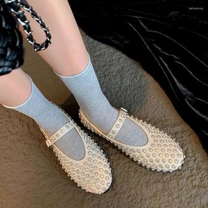 Chaussures décontractées Fashion For Women 2024 strass de strass Mary Jane Ballet Single Vérine boucle en cuir et tendances chics et chic tenues