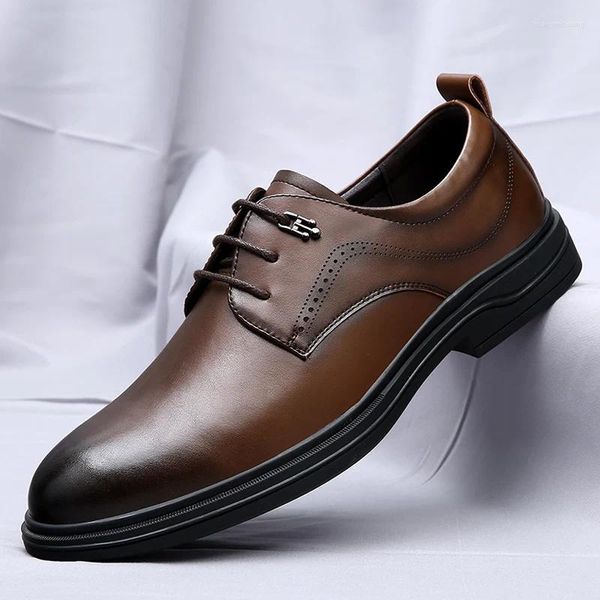 Chaussures décontractées Fashion Cuir Mens Oxford Elegantes Robe formelle Flats design Homme British Style British Male Brogue Footwear