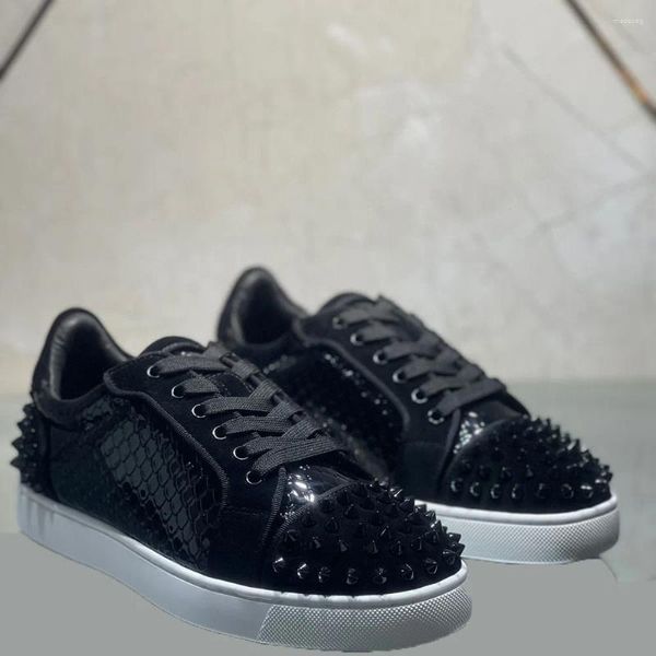 Chaussures décontractées Fashion Low Cut Mens Trainers de qualité conduisant en épicé de serpent noir véritable rivets en cuir talon talon