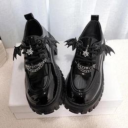 Mary Janes – chaussures décontractées avec chaîne en métal pour femmes, en cuir verni, gothique, Lolita, plateforme de Style collégien, 2024