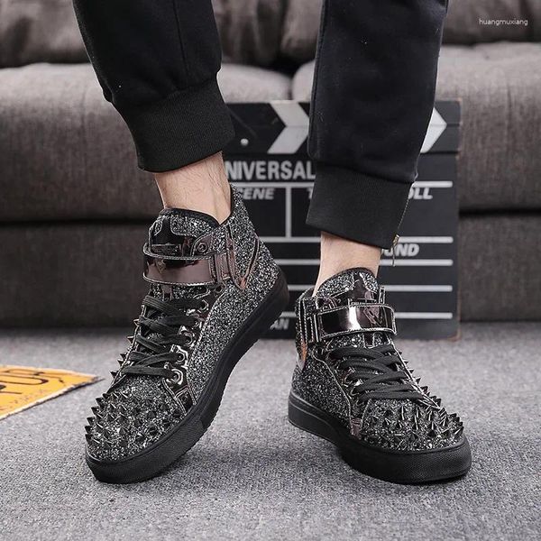 Chaussures décontractées mode punk mannequin Luxury Rivet Men Plateforme Rock Hip Hop High Top Zapatillas Hombre