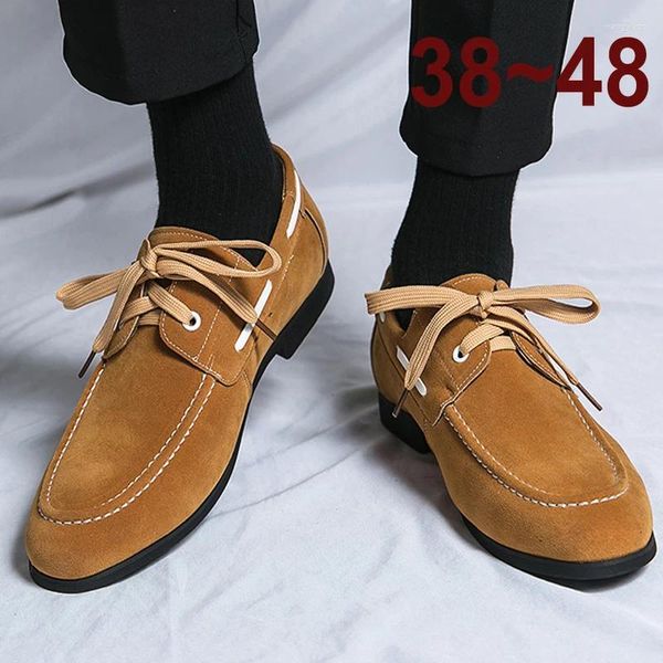 Chaussures décontractées Mode Daim Cuir Hommes De Luxe Designer Robe Formelle Marron Bateau Mocassins Pour Hommes Mocassins Bureau De Mariage Coréen