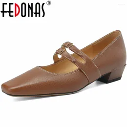 Chaussures décontractées Fedonas Femmes de base Pompes Square Toe Véritable boucles en cuir 2024 Bureau mature de printemps