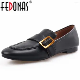 Chaussures décontractées FEDONAS rétro femmes appartements printemps été boucle de ceinture en cuir véritable qualité bout rond femme travail mocassins concis
