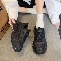 Zapatos casuales Feerldi Sneakers para mujeres aumentadas de malla para mujeres 2024 INS Versátil Running Dad Platform Ulzzang
