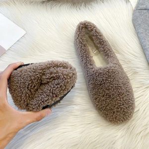 Zapatos informales para Mujer, mocasines cálidos de felpa de algodón para invierno, cómodos zapatos planos de piel de oveja rizada, sin cordones, 2024