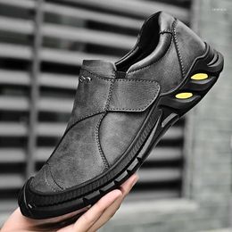 Casual schoenen eerste laag koehide mart laarzen heren waterdichte niet-slip sneakers tennis gespen voor lui