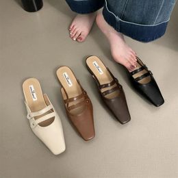 Chaussures décontractées femme plate glissade sur des mules de cuir pu femelle muller carré orteil toe glisse de style coré