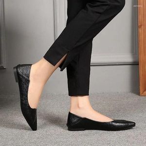 Casual schoenen Flat Women 2024 Autumn aangegeven ondiepe mond enkel zacht zwart leer comfortabel werken