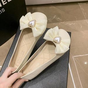 Zapatos casuales planos blancos planos lindos mocasines de verano para mujeres para mujer 2024 con el dedo redondo de reverencia de reverencia a la venta.
