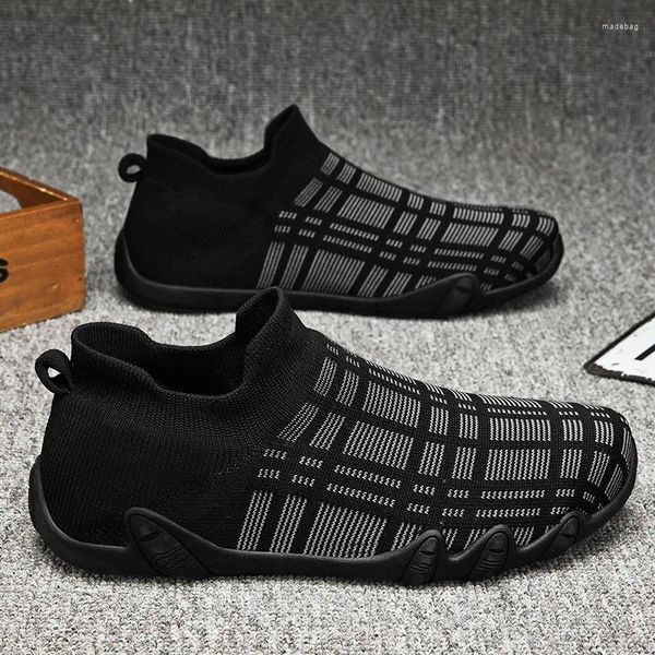 Chaussures de chaussures décontractées hommes chaussures respirant tissu polyvalent sneaker extérieur chaussettes de skateboard mocassins de conception