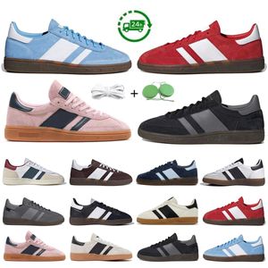 Chaussures décontractées pour hommes Designer Sneaker Flat Navy Navy Scarlet Aluminium Core noir Gum Clear Pink Arctic Night Light Black Yellow Men Trainers Platform Sneakers 36-45