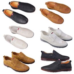Chaussures décontractées pour hommes Spring Nouvelle tendance Versatiles Chaussures en ligne pour hommes Anti Slip Soft Sole Breathable Le cuir chaussures A111