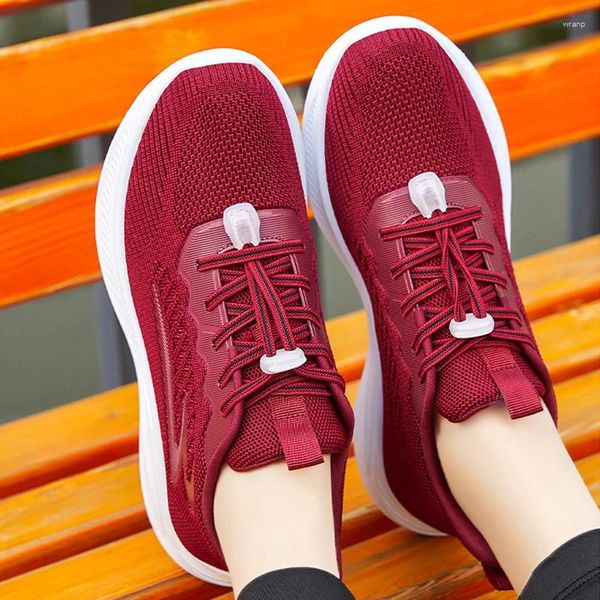 Chaussures décontractées pour femmes 2024 Flats Red Sneakers Tennis Femme Femelle Automne Dames Shoe Running Fashion Brewable Walking Skateboard