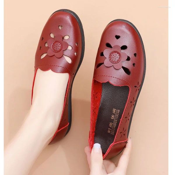 Chaussures décontractées pour les femmes 2024 Slip-On Fashion Fashion Fashion Flow Flower Decoration Zapatos