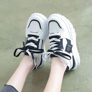 Chaussures décontractées pour femmes Sports Footwear Footwear Sneakers sur la plate-forme Running Athletic Lace Up Low Walking Cotton Prix