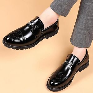 Chaussures décontractées robe formelle cuir pour hommes rond tête décoration métal chaussure de mariage léger.