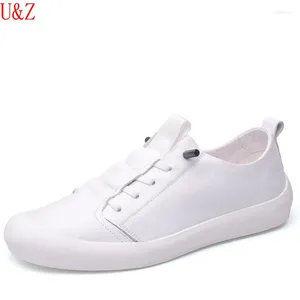 Chaussures décontractées Veille de mollet Hommes en cuir noir / blanc baskets mâles conduisant doucement lisse extérieur tendance USA