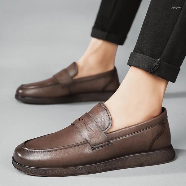 Chaussures décontractées en cuir authentiques hommes plats glisser sur des baskets douces blanc