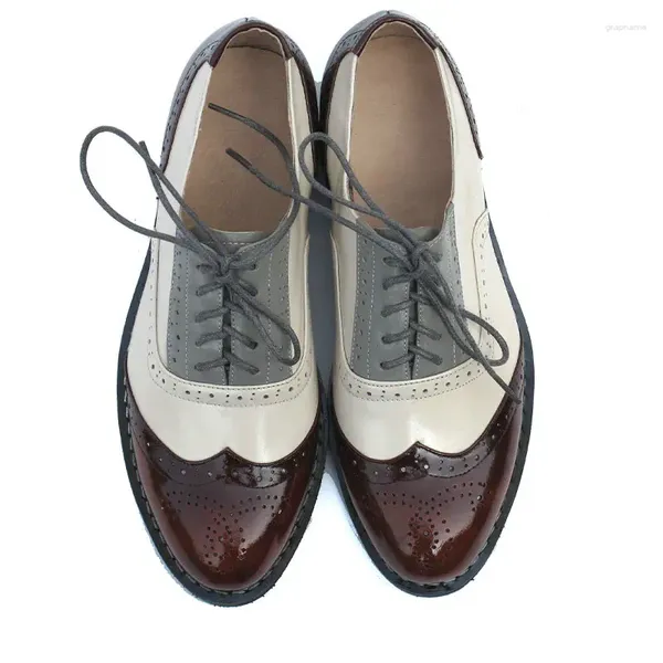 Zapatos informales de cuero genuino hechos a mano para Mujer, zapatos planos Vintage de marca Oxfords con cordones, Brogue para Mujer