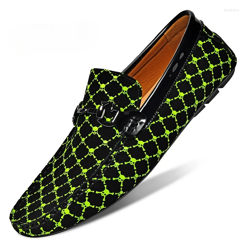 Casual skor äkta läder loafers män designer skalle mockasin mode glid på mjuk platt manlig skor handgjorda båt
