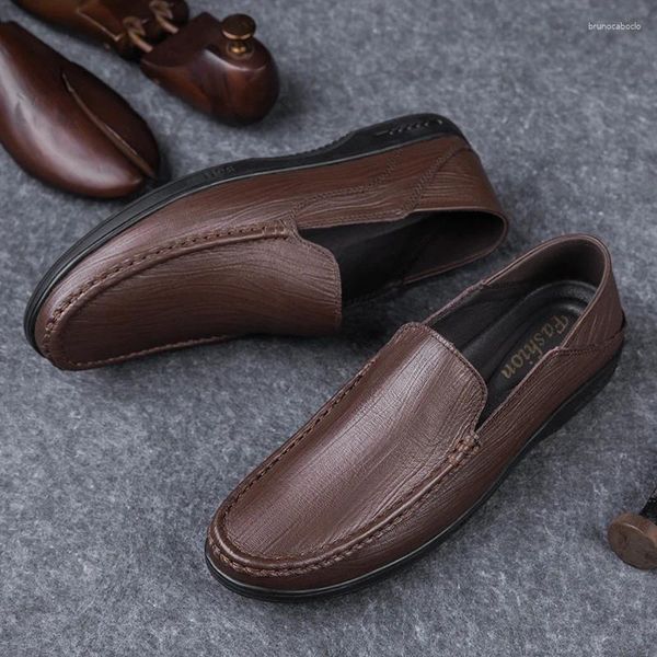 Chaussures décontractées en cuir véritable hommes automne hiver mocassins de marche plats noir marron homme luxe sans lacet bateau chaussure d'affaires