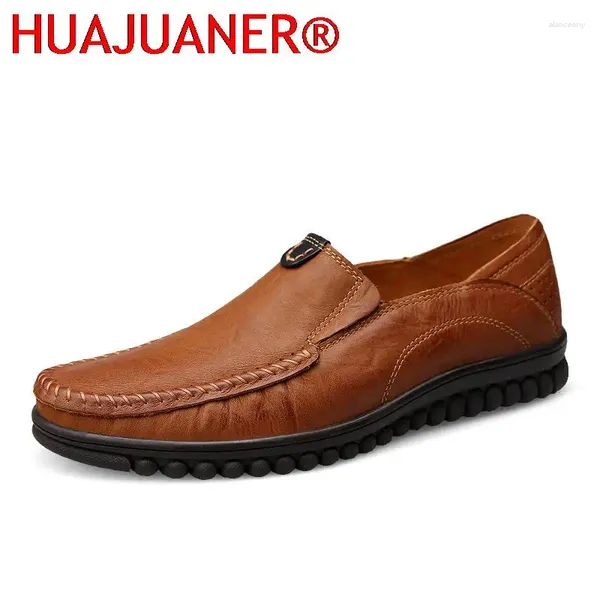 Chaussures décontractées en cuir authentique en cuir 2024 Bounde-toe Locs de luxe Men Brand Designer conduisant Moccasin Soft Flats Retro