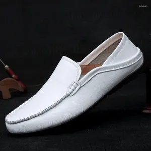 Chaussures décontractées en cuir authentique Business Slip on Flats Confortant Locs formels Simple Men Mocasins Homme léger conduisant