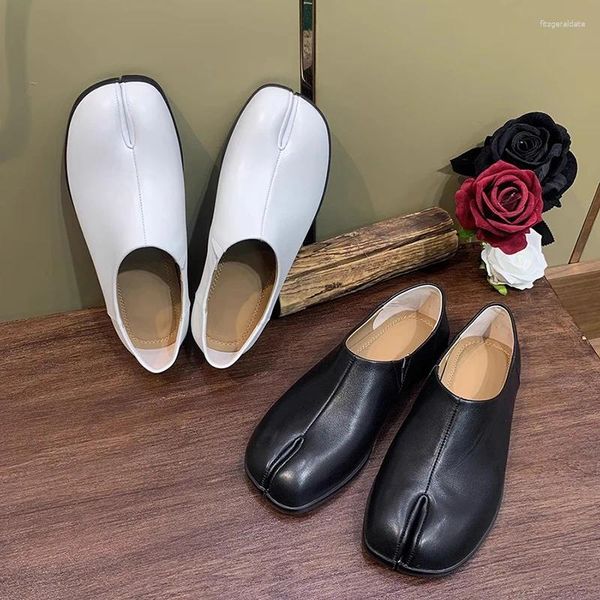 Zapatos casuales de cuero Tabi genuino Flats Mujeres Slip-On Mulas Pig Hoof Fiving Woman Mujer Chaussure Femme Zapatos de Mujer