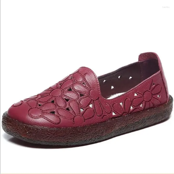 Chaussures décontractées en cuir authentique Vulcanisé Femmes Slip on Flat Round Toe Office Career Hollow Out 2024