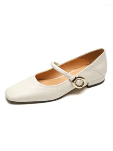 Chaussures décontractées authentique en cuir de mouton en cuir bas pour femmes basses au printemps automne dames toe toe pompes élégante boucle beige brun noir