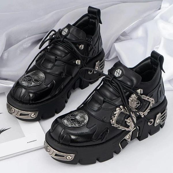 Chaussures décontractées Gothic Punk Style Femme Sneakers plate-forme plate Plate-forme en métal Toe Chunky 2024 Rock Design Black Runway Walk