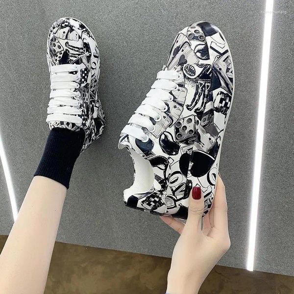 Zapatos informales con grafiti para Mujer, zapatillas planas cómodas con cordones de talla grande, a la moda, para otoño, 2024