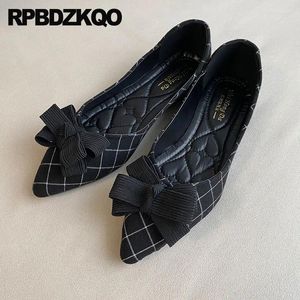 Casual schoenen grijze vrouwen flats met kleine schattige booge bowie ademende puntige teen plaid wig grijze boog Japanse schoenen dames groot formaat