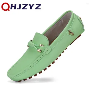 Casual schoenen groen lederen loafers heren handgemaakte zomer slip-on rijden papa mocassins comfortabele mannelijke sapatos masculino's