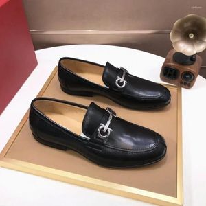 Chaussures décontractées Guangzhou robe formelle pour l'Europe douce Sutra hommes noir en cuir véritable pommeau orteil hommes d'affaires Oxfords