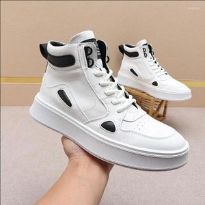 Casual schoenen High Qualitmen Fashion enkellaarzen Leer Autumn Punk Style Rivets Trend mannelijke lederen top hiphop sneakers a16