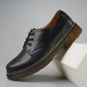 Chaussures décontractées de haute qualité Classic Style Lace Up Leather Cup Work Fashionable Men's Business Robe