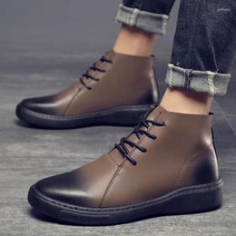 Chaussures décontractées en cuir de haute qualité Men d'extérieur de la marque Fashion Fashion Fashion Men's Sneakers Zapatos de Hombre Sapato