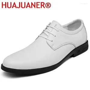 Chaussures décontractées de haute qualité habille des hommes oxfords fashion affaires mariage masculin 2024 Classic Cow en cuir costumes à grande taille 34-47