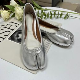 Chaussures décontractées Ippeum Silver Split Toe Flats Ballets Plus taille 44 Femmes Mary Janes Muis de cuir Ballerina Zapato Mujer