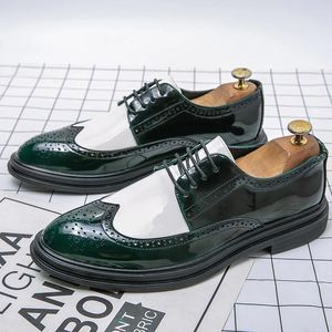 Chaussures décontractées Gentleman italien Style Blanc Couleur verte assorties Pichettes à gland