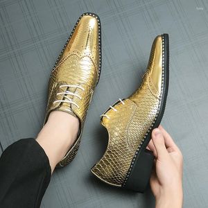 Casual schoenen Italiaanse heren modeschaal controleer goudbedrijf formeel patentleer puntig teen feestjurk oxford