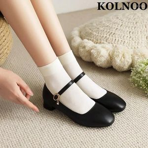 Casual schoenen Kolnoo Handgemaakte vrouwen klassieke lage hakpompen Black faux pu lederen feest prom jurk avondjurk Japanse stijl mode