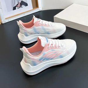 Chaussures décontractées coréennes de sport confortables pour femmes, maille respirante, militantisme étudiant, course de haute qualité, 2024