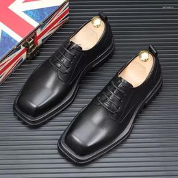 Chaussures décontractées Style coréen hommes Business Wedding Robe formelle Square Toe Geatine Leather Shoe Gentleman Platform Footwear Zapatos